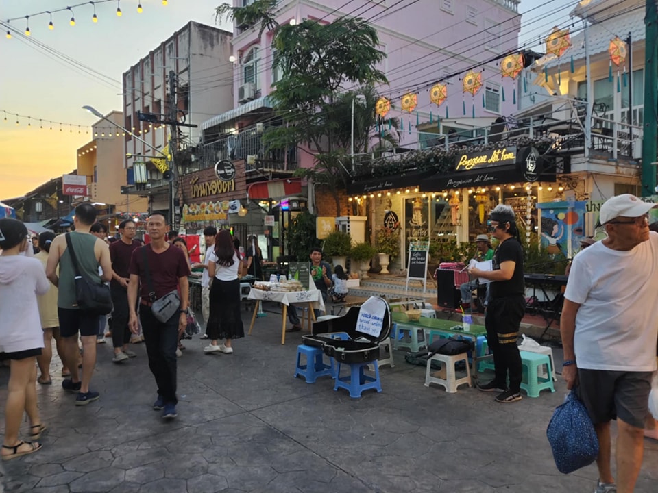 กาดกองต้า