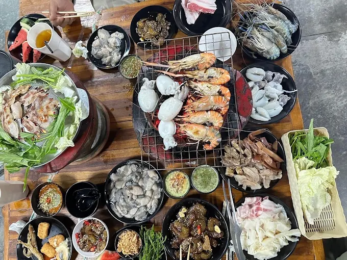 ครัวคุณแม่หมูกระทะเชียงใหม่(แยกหลุยส์)