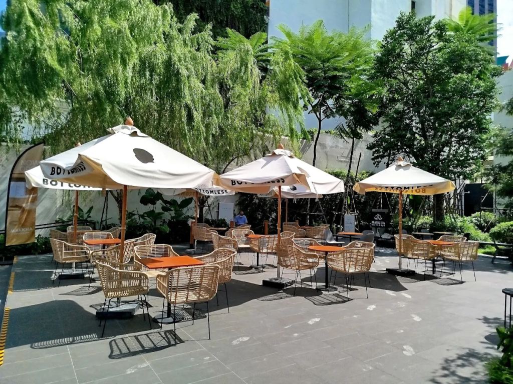 Bottomless (สุขุมวิท 33)