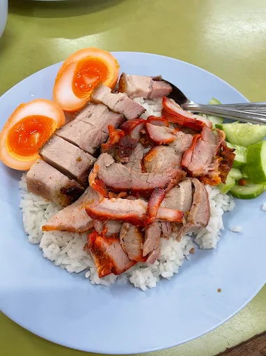 ร้านข้าวหมูแดงสีมรกต ซอยสุกร1