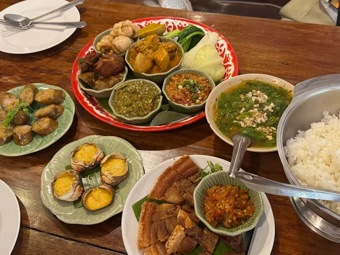 ร้านเฮือนม่วนใจ๋ 