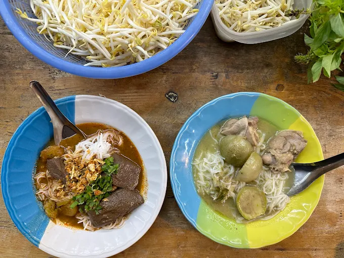 ขนมจีนป้าพินธุ์ สันติธรรม เชียงใหม่