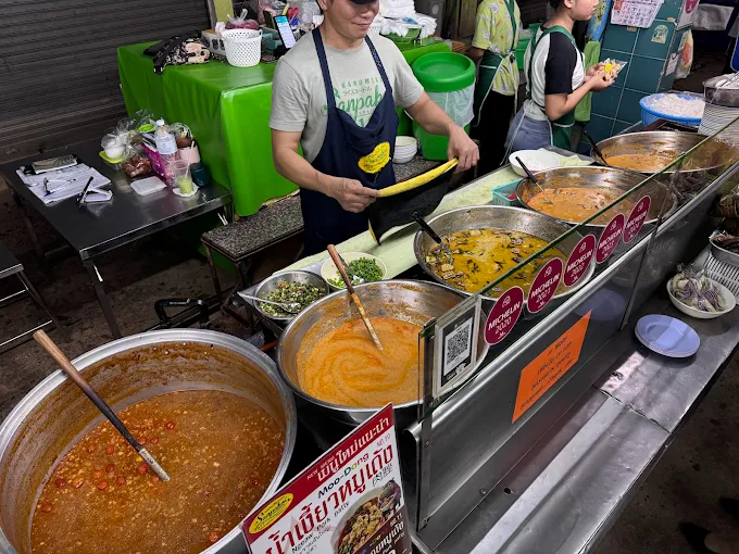 ขนมจีนสันป่าข่อย ตลาดทองคำ เชียงใหม่