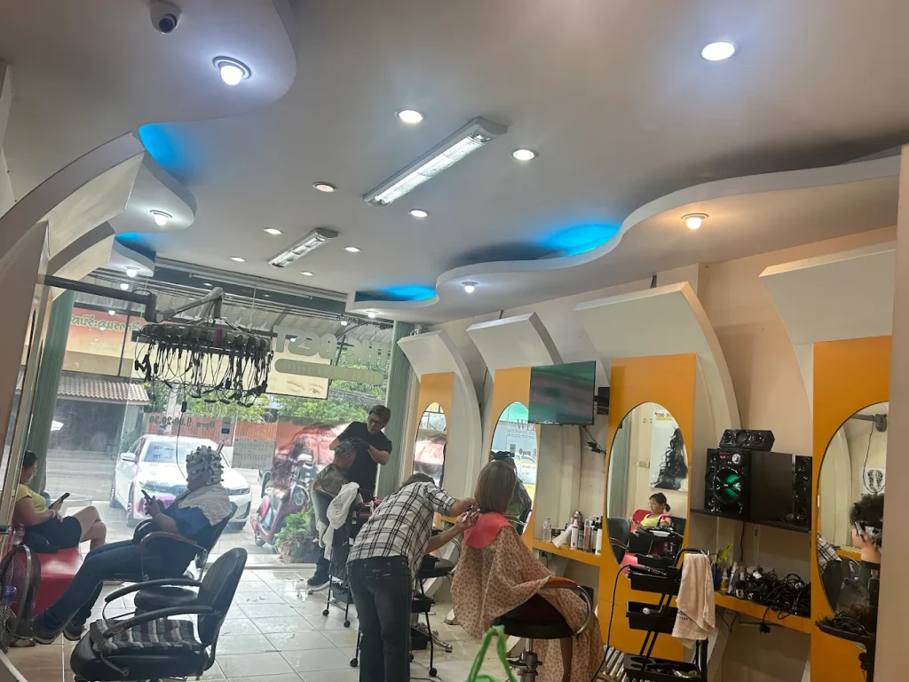The Best Hair Studio 
