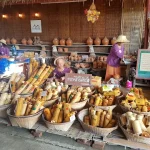 ตลาดโก้งโค้ง อยุธยา